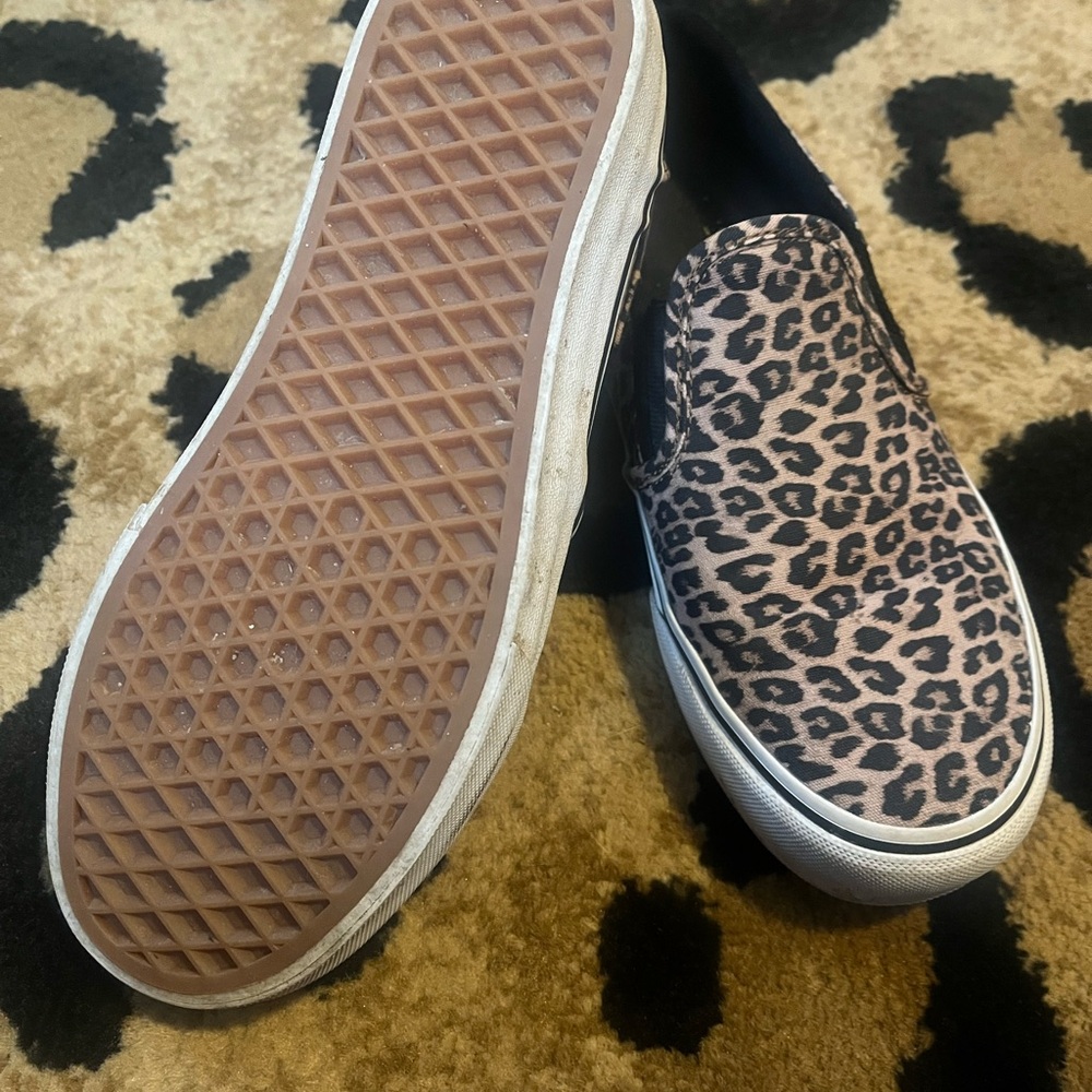 Size 8 Vans Leopard Print Slip-On Deluxe Comfort Sneaker’s